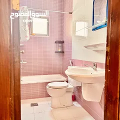  5 شقه مفروشه
