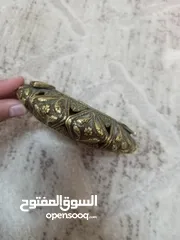  24 مجموعة انتيكات قديمة كل قطعه لها سعر وسعر خاص للمجموعة كامله