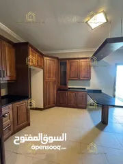  7 شقه فارغة - الرابية - 3نوم1ماستر - 200م - مطلة - قريبة من الخدمات العامة