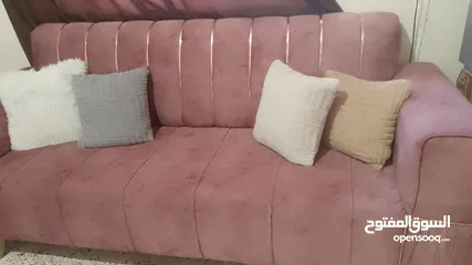  2 طقم كنب استعمال شهر مع طاولات