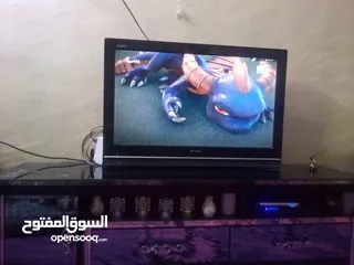  2 شاشه شارب 32 بوصه بحاله ممتازه وعلى الفحص