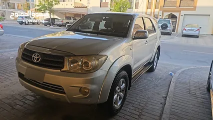  1 للبيع تيوتا فورتشنر موديل 2011