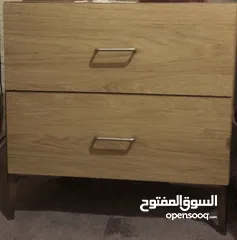  1 غرفة نوم تفصيل خشب إكر ألماني /استعمال خفيف شبه جديدة