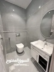  29 شقة طابق رابع مع روف للبيع في اربد مجمع عمان الجديد بمساحة185