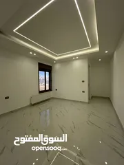  17 شقة طابق اول مساحة 245 متر سوبر ديلوكس بأجمل مناطق الجبيهة