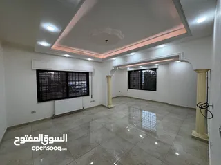  6 شقة طابقية للبيع ( مجددة بالكامل )