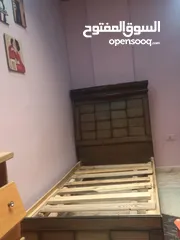  1 تخت عدد 2  لاتيه تفصيل  بحال الوكاله  للبيع بسعر مغري