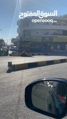  6 محلات / مكاتب / شقق مميزة مع بلاكين للايجار بحي الهاشمي