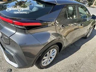  14 تويوتا CH-R هايبرد موديل 2024 الشكل الجديد كلياً مميزه للبيع