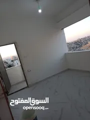  8 بيت للايجار