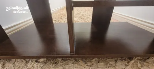  4 طاولة خشبية Wooden Table