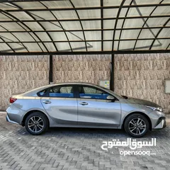  13 KIA CERATO 2024 (كفالة الوكيل الرسمي 5 سنوات) و(عقد صيانة 30,000 كم زيوت وفلاتر)
