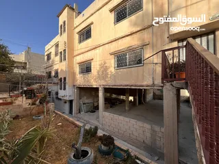  1 عمارة ثلاث طوابق + شقة ارضية عظم +تسوية  + كراج سيارات  للبيع
