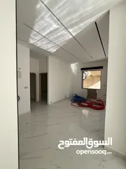  17 شقة ارضي مع مدخل خاص 122م في مرج الحمام قرب دوار المرزوق