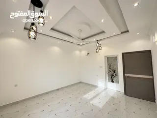  7 معروض للبيع فلل راقيه جميله جدا بمساحة واسعه المعبيله الجنوبيه الرابعه حي الزعفرانيه