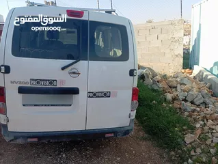  2 سيارة نيسان خصوصي فان ترخيص 2017 ماتور 1500cc