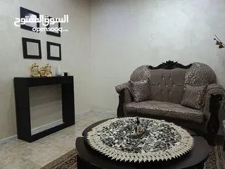  4 غرف ضيوف وغرفة نوم  للبيع بشكل كامل الغرفه الرجاء قراءة تفصيل