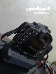 4 Canon 7D  Canon 1200D بحاله ممتازه