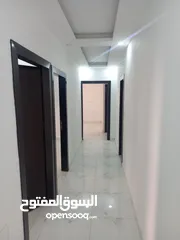  16 شقة ارضية فاخرة مقابل الوينك كافيه للبيع بسعر مغري