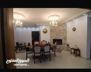  1 بيت مستفل  في ابو اشخيدم  مساحه طابقين مساحه اللبيناء 280متر  الأرض  600متر