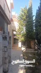  11 فيلا للبيع في منطقه راقيه وهادئه السعر غير نهائي قابل للتفوض