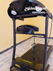  3 جهاز مشي كهربائي منزلي من نوع TECHNO FITNESS بحالة شبه جديدة-متعدد الوضائف مع شاشة رقمية وجهاز تدليك