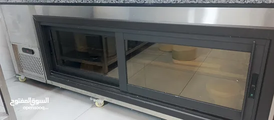  2 براد ستانلس للحلويات جديد بحالة الوكالة مستعمل لمدة شهر