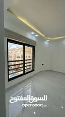  16 حي الريان الجبيهة شقة طابق ثالث مع رووف للبيع