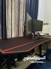  2 Gaming desk and chair