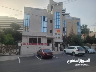  1 مكاتب تجارية فاخرة للإيجار