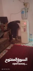  5 مبردة مياه كولدير 2 حنفيه وارد السعودية ساقع وساخن. وبه بثلاجه ميني بار لحفظ الوجابات والشك