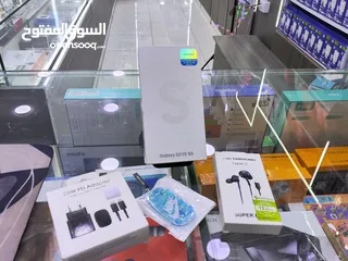  8 مستعمل اخو الجديد بلكرتوتة Samsung S21 FE 5G جيجا 128 رام 16 مع بكج هداية