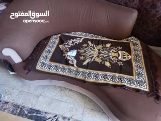  1 طقم كنب خشب ممتاز لا يوجد فيه كنبه تعبانه