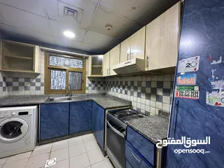  10 باطلالة شارع الشيخ خليفة - شقة مميزة جدا غرفة وصالة قريب من مدرسة الحكمة للايجار الشهري