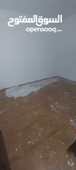  8 شقه سكنيه للبيع ويتوافر جميع الخدمات مثل سوبر ماركت وصيدليه وحلاق