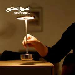  2 تيبل لامب لمس ألمنيوم، متعدد الألوان ودرجات الإنارة، يضفي على المكان لمسة رقي وراحة
