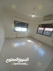  17 شقة فارغة للايجار دير غبار 200م