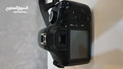  4 كاميرا كانون 4000d بحاله ممتازه