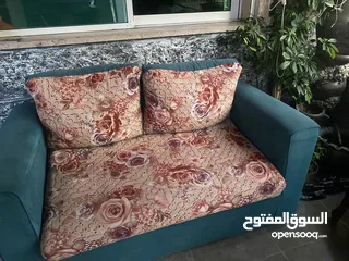  5 طقمين كنب بحاله ممتازه