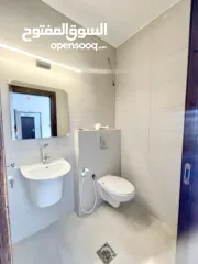  8 شقق للبيع في عين منجد