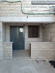  1 شقه فارغه للايجار قرب دوار السرية