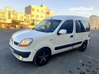  19 رينو موديل 2005 ديزل بسعر مناسب.