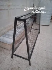  1 قفص حديدي بحالة الوكالة