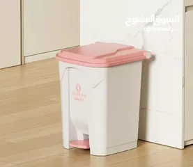  2 سلة نفايات عملية بغطاء محكم وفتاحة بالقدم مزودة بدعاسة رجل لفتح الغطاء بسهولة بدون لمس