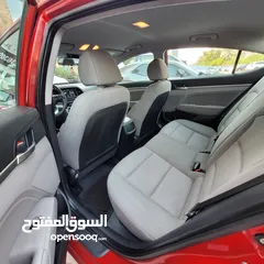  4 HYUNDAI ELANTRA 2019