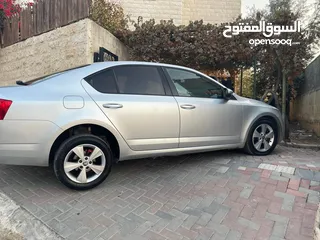  1 اوكتافيا 2015
