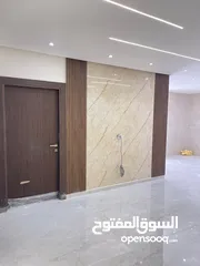  17 شقق فاخره ومميزه للبيع