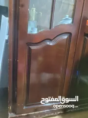  1 بوفيه خشب بلوط مع زجاج