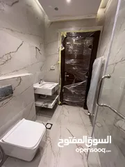  6 شقة ارضية لقطه في طريق المطار بتشطيب فندقي