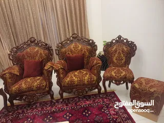  4 كنب تركي فاخر لغرفة الضيوف مكون من 9 مقاعد مع طاولات رخام